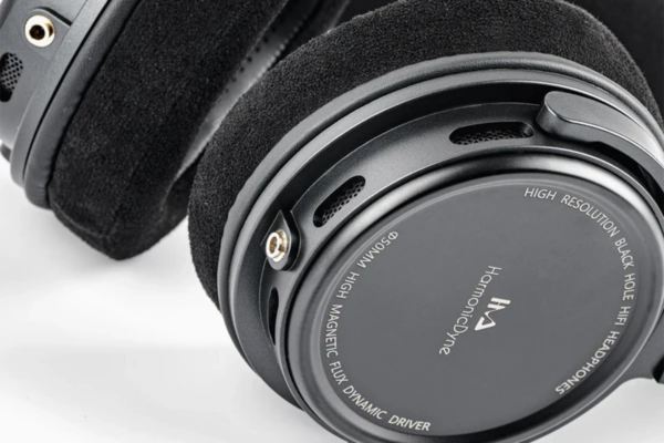HarmonicDyne Black Hole