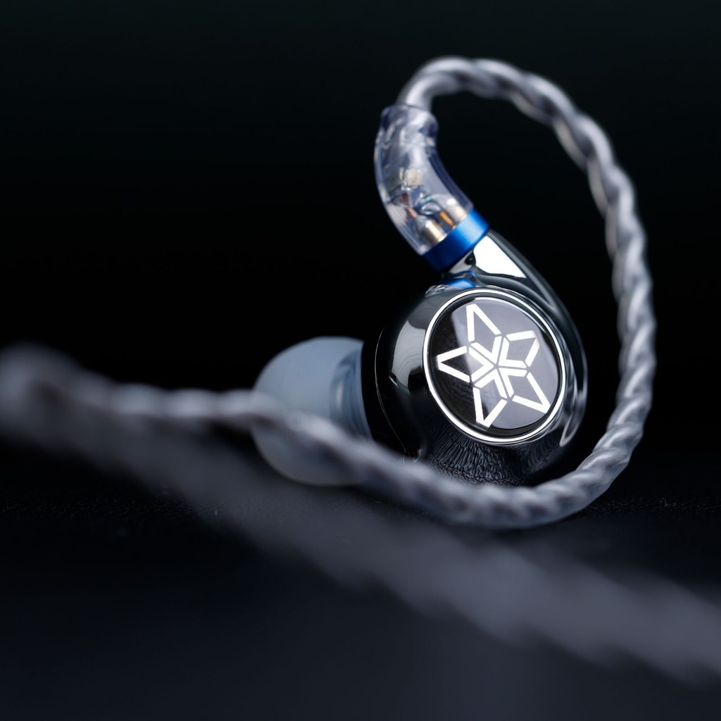 FiiO FH11 – IEM híbrido 1DD + 1BA (2-pin 0.78 mm, jack 3,5 mm)