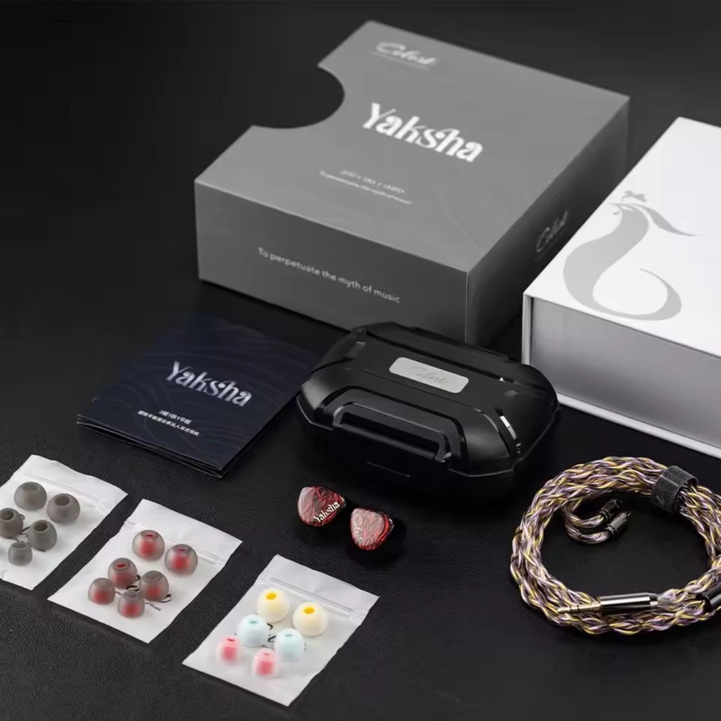 Kinera Celest Yaksha — IEM híbrido 2 DD + 1 BA + 1 Micro-Planar Driver · conector 0,78 mm 2-pin · plugs 3,5 mm / 4,4 mm.