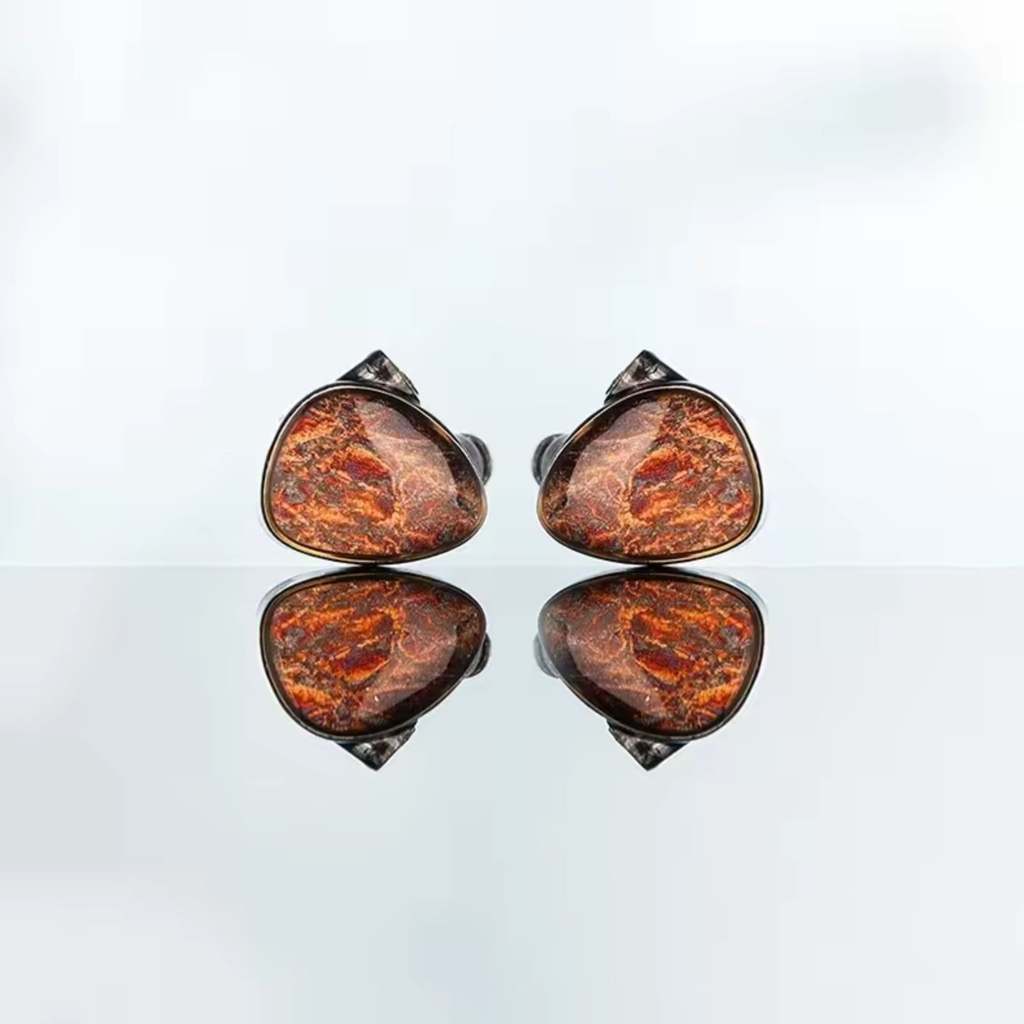 Shanling TINO — IEM de dos drivers dinámicos (10 mm LCP + 8 mm DLC) · conector 0,78 mm 2-pin · plug 3,5 mm SE (opcional 4,4 mm balanceado / USB-C adaptador).