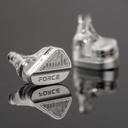 TANCHJIM x Effect Audio FORCE — IEM dual Dynamic Driver (10 mm + 8,2 mm) · tecnología DMT4 Ultra · crossover HPFD-SEF de segmentación precisa · 0,78 mm 2-pin (compatible 4-pin) · cable Effect Audio UP-OCC plateado con plugs 3,5 mm / 4,4 mm / USB-C (DSP).
