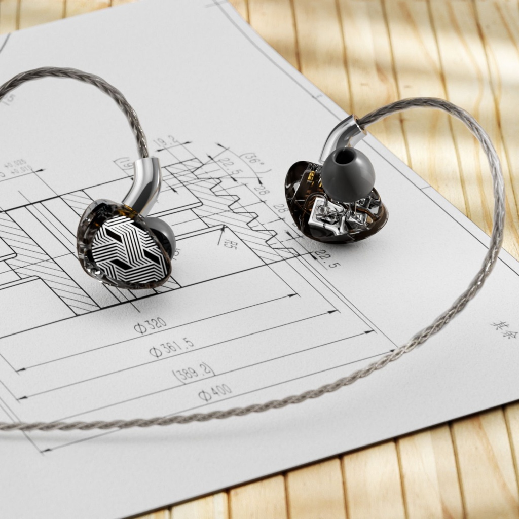 FiiO FA19 — IEM all-BA (10 × Knowles BA por lado) · crossover con condensadores Rubycon + filtro notch de medios · sistema de refuerzo de graves por retroalimentación negativa (S.Turbo) · conector MMCX · cable de plata pura 8 hebras con plugs 3,5 mm / 4,4 mm.