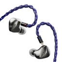 HiBy Zeta — IEM trihíbrido 1DD (10 mm liquid silicone) + 4BA (Knowles/Sonion) + 4 EST Sonion · crossover real de 5 vías + 5 cámaras/tubos acústicos independientes · estructura “Spatial Harmonic Enhancement” · carcasa de titanio CNC · 0,78 mm 2-pin · cable OCC 8 hebras Litz con terminación 4,4 mm balanceada.