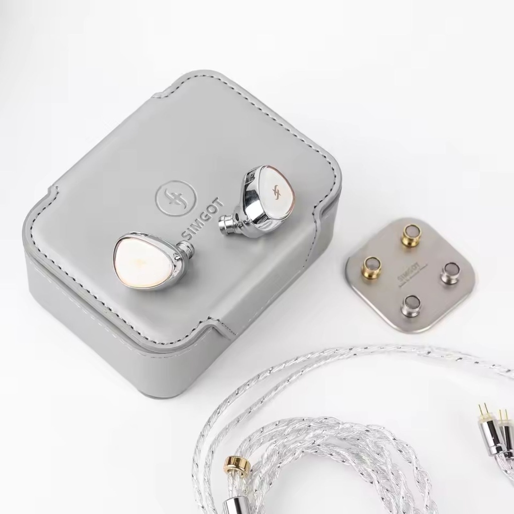 SIMGOT EA1000 “Fermat” — IEM single Dynamic 10 mm + Passive Radiator (1DD + 1PR) · SDPGD™ diaphragm + DMDC™ (Dual-Magnet Dual-Cavity) · boquillas intercambiables (latón + acero) · 0,78 mm 2-pin · cable Litz OFC plateado 3,5 mm.