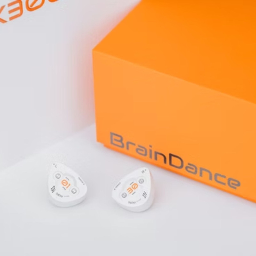 DUNU DK3001BD “Brain Dance” — IEM trihíbrido 1 Dynamic + 4 Balanced Armature + 4 Planar · crossover dual-system de 4 vías · MMCX · cable Furukawa OCC 4-core con plugs Q-Lock Mini 3,5 mm / 4,4 mm · carcasa aleación aluminio aeroespacial.