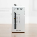 FiiO RR11 “Portable Stereo Radio” — radio FM Hi-Fi de bolsillo con cuerpo de aluminio ultradelgado (13 mm) · sintonía analógica PVR · chip FM Silicon Labs Si4831 · BASS + 3D · antena integrada + uso de audífonos como antena · modo radio / modo amplificador-dongle USB · batería 300 mAh · USB-C.