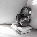 FiiO FT1 Pro — audífono over-ear abierto con driver planar magnético 95×86 mm (diafragma ultrafino 1 µm con doble recubrimiento zafiro + aluminio), 20 Ω, 112 dB/Vrms (95 dB/mW), 7–40 kHz, ≈374 g, cables SPC 3,5 mm y 4,4 mm (según pack) y estuche rígido.