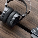 FiiO FT5 — over-ear abierto con driver planar magnético de 90 mm · 36 Ω · 110 dB/Vrms (≈96 dB/mW) · 7–40 kHz · ≈456 g · cable 392 hilos OCC plateado 1,5 m con plugs intercambiables (3,5 / 4,4 mm) + adaptadores 6,35 mm y XLR-4.