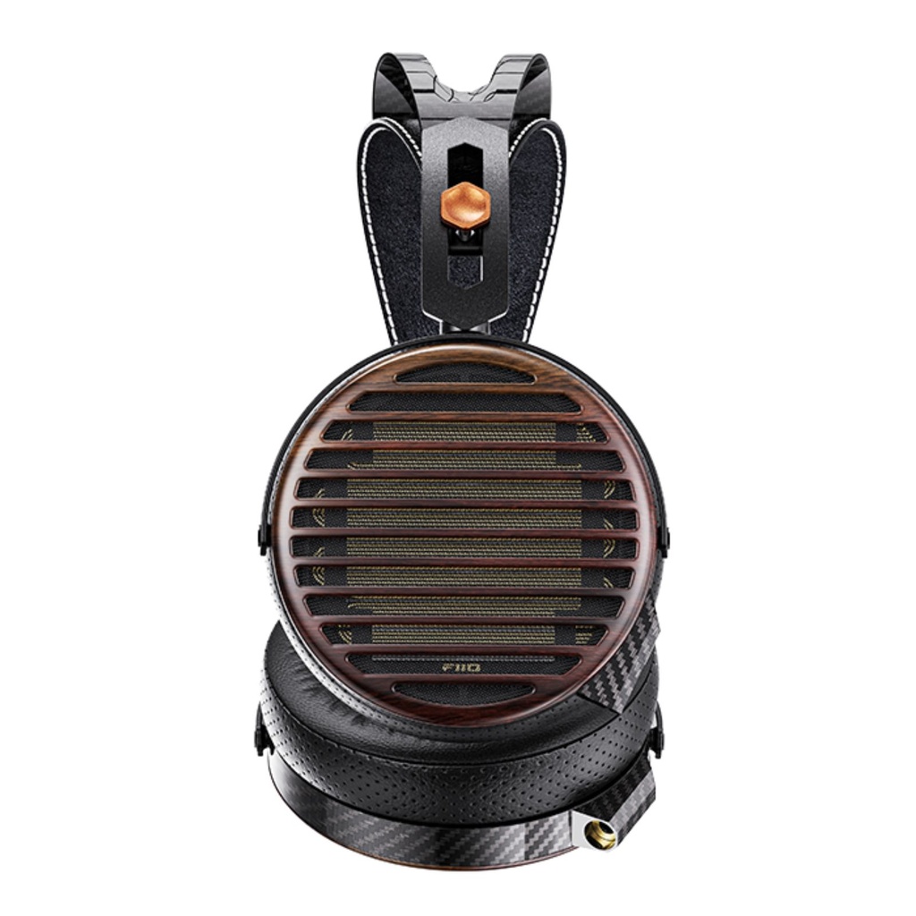FiiO FT7 — over-ear abierto con driver planar magnético de 106 mm (diafragma 1 μm con recubrimiento multi-capa oro/plata) · 25 Ω · 94 dB/mW (~110 dB/Vrms) · 5–40 kHz · ≈427 g · conector dual 3,5 mm en cascos + cable OCC “liquid-nitrogen” con punta 4,4 mm balanceada.