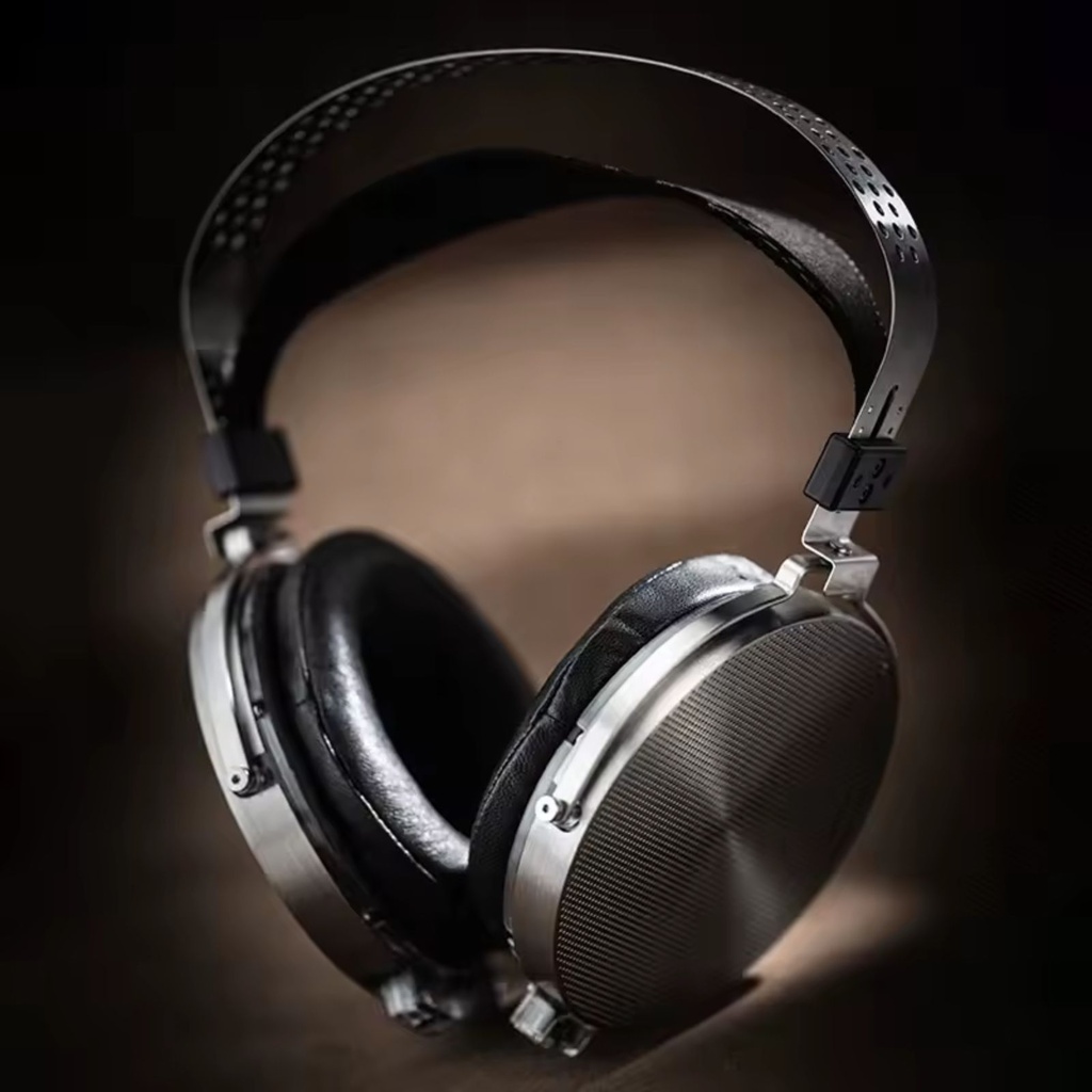 MOONDROP PARA II — over-ear abierto con driver planar magnético de 100 mm (FDT, circuito de plata, TBT) · 9 Ω · 106 dB/Vrms · 20–42 kHz (efectiva 20–20 kHz) · conexión dual 3,5 mm · cable 4,4 mm balanceado + adaptador 3,5 mm.