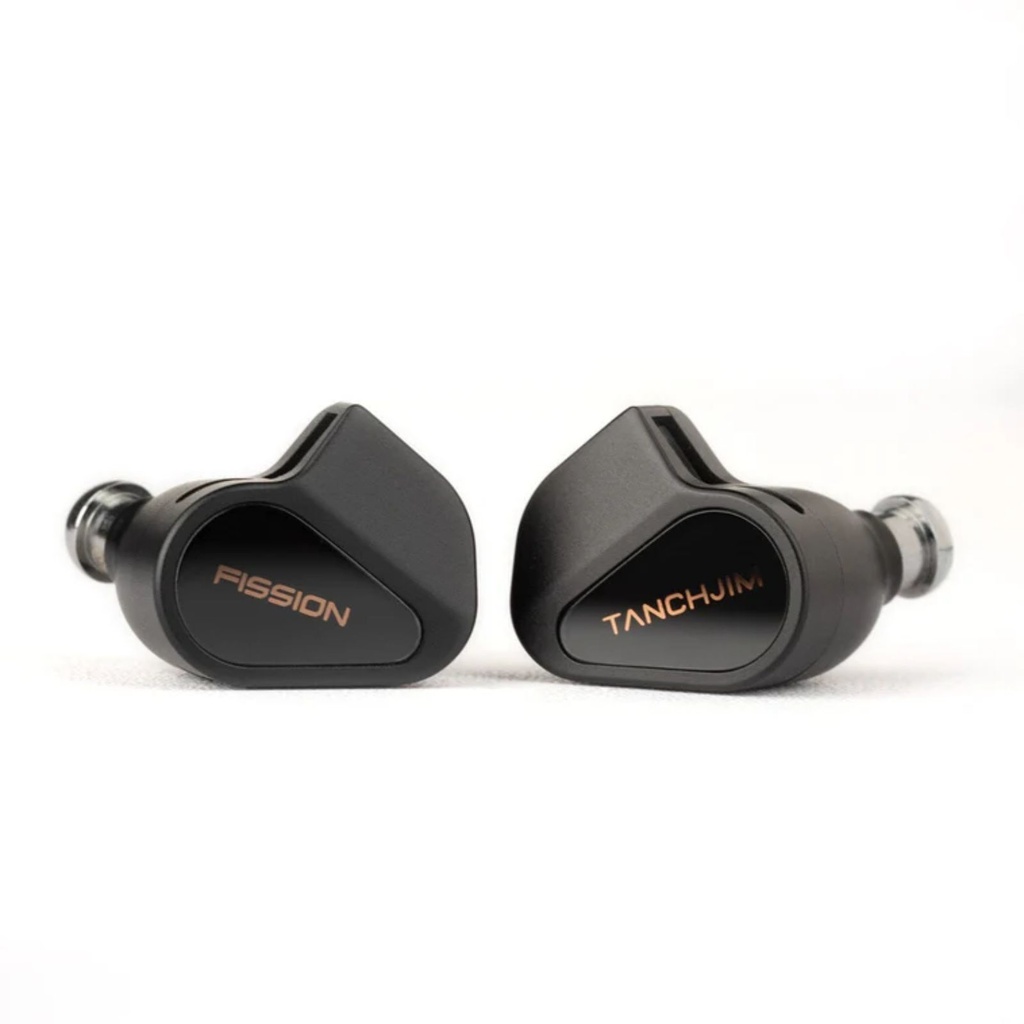 TANCHJIM Fission — IEM dinámico DMT5 (5ª gen) · 0,78 mm 2-pin · plugs 3,5 / 4,4 / USB-C intercambiables.