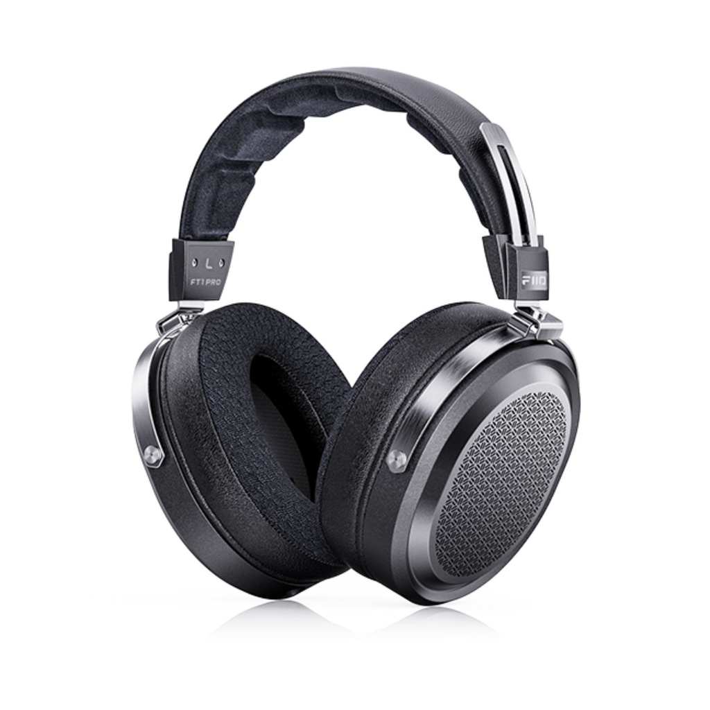 FiiO FT1 Pro — audífono over-ear abierto con driver planar magnético 95×86 mm (diafragma ultrafino 1 µm con doble recubrimiento zafiro + aluminio), 20 Ω, 112 dB/Vrms (95 dB/mW), 7–40 kHz, ≈374 g, cables SPC 3,5 mm y 4,4 mm (según pack) y estuche rígido.