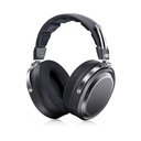 FiiO FT1 Pro — audífono over-ear abierto con driver planar magnético 95×86 mm (diafragma ultrafino 1 µm con doble recubrimiento zafiro + aluminio), 20 Ω, 112 dB/Vrms (95 dB/mW), 7–40 kHz, ≈374 g, cables SPC 3,5 mm y 4,4 mm (según pack) y estuche rígido.