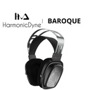 HarmonicDyne BAROQUE — over-ear abierto con driver dinámico 60 mm (diafragma cerámico-metálico) · 64 Ω · 109 dB/Vrms · 10–50 kHz · THD ≤0,2% · cables 3,5 mm SE y 4,4 mm BAL · cámaras CNC en aleación grado aeroespacial.
