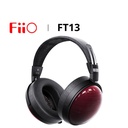 FiiO FT13 — over-ear cerrado con driver dinámico de 60 mm, cápsulas de madera Purpleheart, diadema de aleación de magnesio y cable híbrido Furukawa OCC + OFC plateado con punteras 3,5 mm / 4,4 mm (incluye adaptadores 6,35 mm y XLR-4).